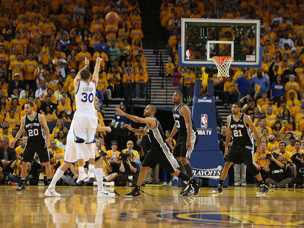 40岁依旧能飞，C罗对阵赛哈特海湾上演高难度倒钩破门