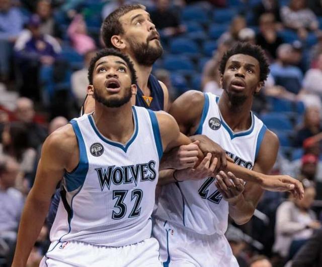 什么是“博彩业的黑天鹅”：解析赌场如何应对突然出现的大额赢家。（赌场的“黑天鹅”事件：突现大额赢家与应对策略）