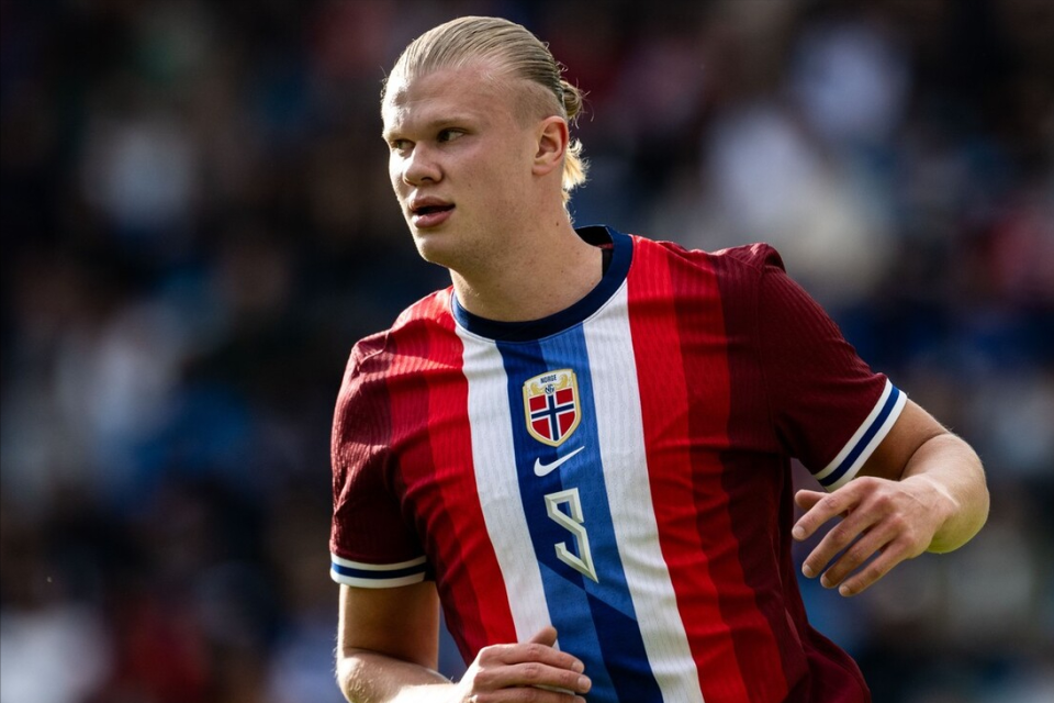 阿劳霍抵达巴萨总部即将续约 新合同2031年到期